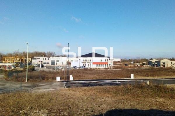 Locaux d'activités A VENDRE - CHAVANOZ - 578 m²