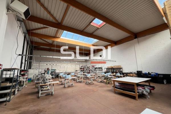 Locaux d'activités A LOUER - DECINES CHARPIEU - 1 926 m²