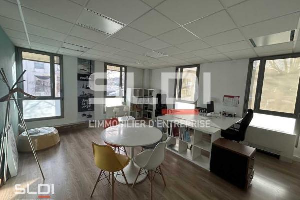 Bureaux A LOUER - LIMAS - 537 m²