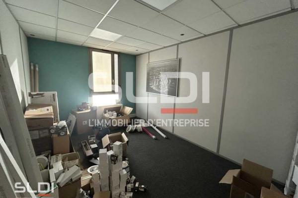 Bureaux A LOUER - LIMAS - 537 m²