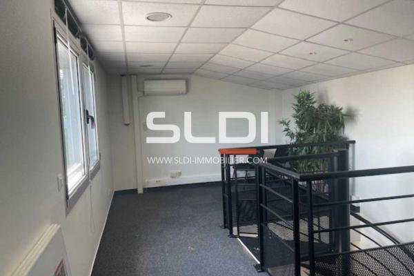 Bureaux A LOUER - CHASSIEU - 157 m²