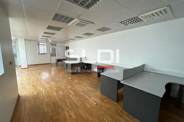 Bureaux A LOUER - NEUVILLE SUR SAONE - 477 m²