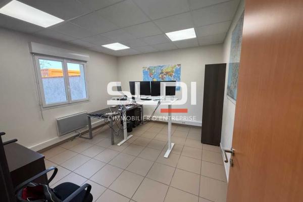 Bureaux A LOUER - TOUSSIEU - 187 m²