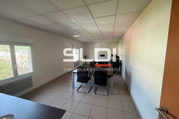 Bureaux A LOUER - TOUSSIEU - 187 m²