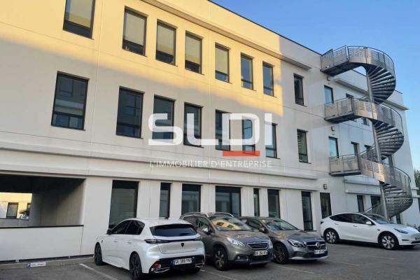 Bureaux A LOUER - SAINT PRIEST - 542 m²