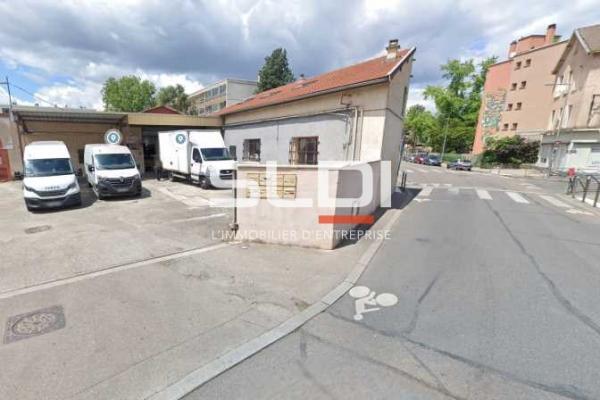 Locaux d'activités A LOUER - VILLEURBANNE - 800 m²
