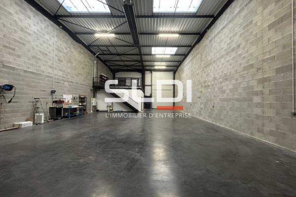 Locaux d'activités A LOUER - VILLEFRANCHE SUR SAONE - 327 m²