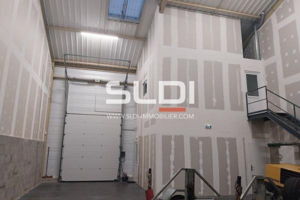 Locaux d'activités A LOUER - BOURGOIN JALLIEU - 178 m²