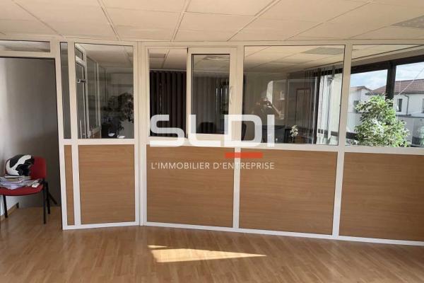 Bureaux A LOUER - CHASSIEU - 65 m²