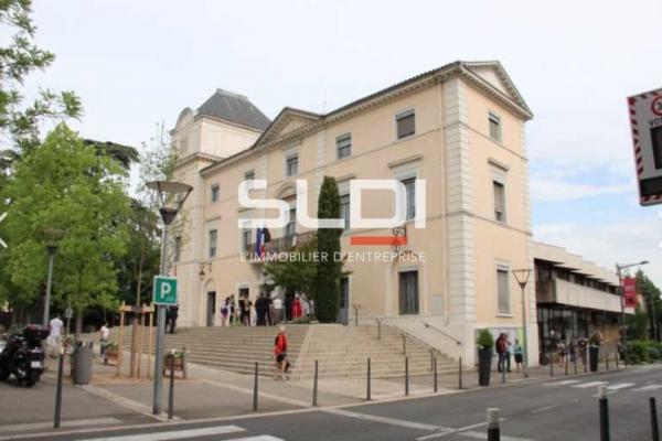 Commerces A LOUER - ECULLY - 99 m²