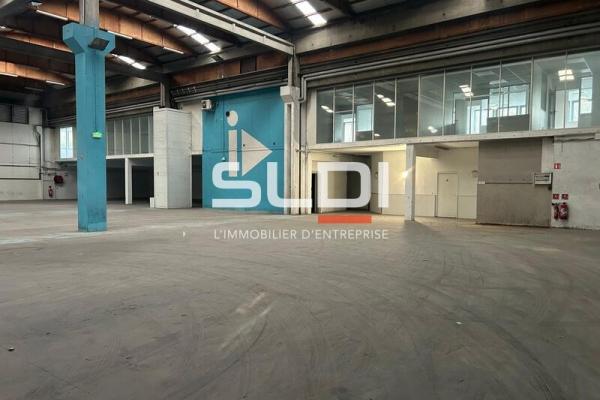 Locaux d'activités A LOUER - SAINT PRIEST - 2 160 m²