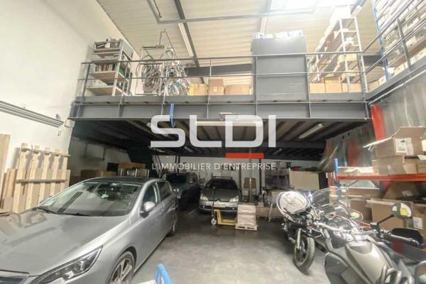 Locaux d'activités A LOUER - VAULX EN VELIN - 615 m²