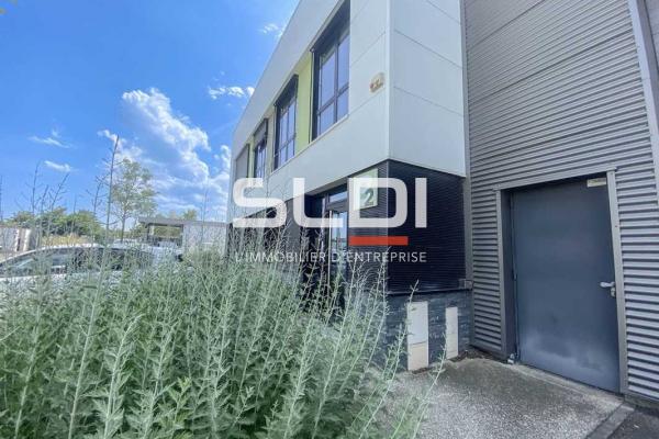 Locaux d'activités A LOUER - VAULX EN VELIN - 615 m²