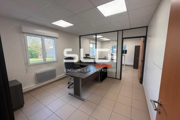 Bureaux A LOUER - TOUSSIEU - 128 m²
