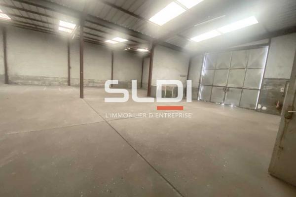 Locaux d'activités A LOUER - SAINT LAURENT DE MURE - 740 m²