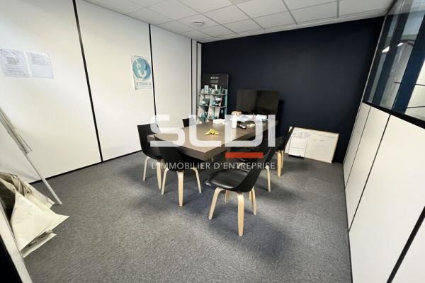 Locaux d'activités A LOUER - CALUIRE ET CUIRE - 1 060 m²