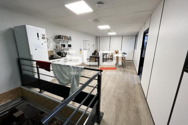 Locaux d'activités A LOUER - CALUIRE ET CUIRE - 1 060 m²