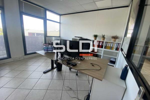 Bureaux A VENDRE OU A LOUER - BRON - 153 m²