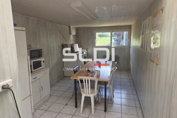 Locaux d'activités A VENDRE - LETRA - 693 m²