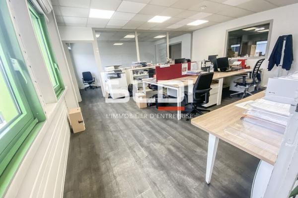 Locaux d'activités A LOUER - GENAS - 2 208 m²