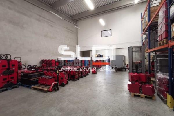 Locaux d'activités A LOUER - SAINT QUENTIN FALLAVIER - 341 m²