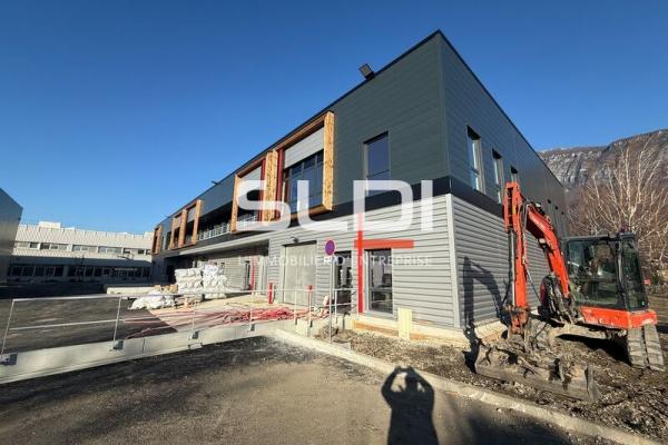 Locaux d'activités A LOUER - FONTANIL CORNILLON - 5 652 m²