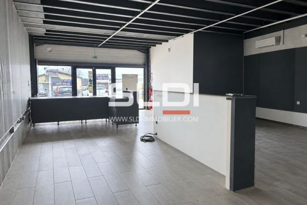 Commerces A LOUER - LIMAS - 200 m²