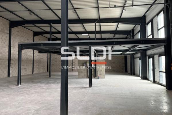 Locaux d'activités A VENDRE - VILLETTE D'ANTHON - 217 m²