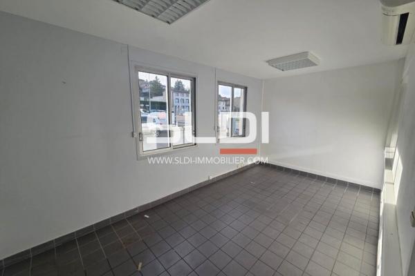 Locaux d'activités A LOUER - VILLARS - 300 m²