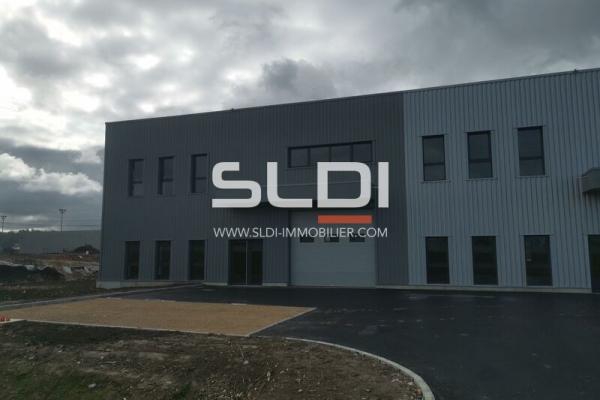 Locaux d'activités A LOUER - BOURGOIN JALLIEU - 286 m²