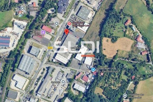 Commerces A LOUER - SAINT GENIS LAVAL - 990 m²