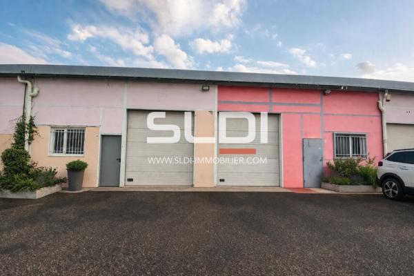 Locaux d'activités A LOUER - VENISSIEUX - 794 m²