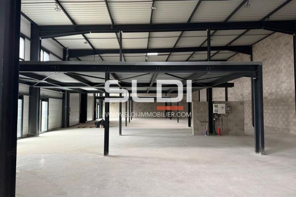Locaux d'activités A VENDRE - VILLETTE D'ANTHON - 2 008 m²