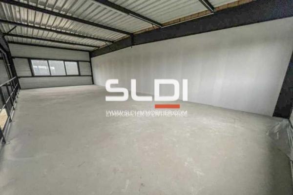 Locaux d'activités A VENDRE OU A LOUER - FRANS - 538 m²