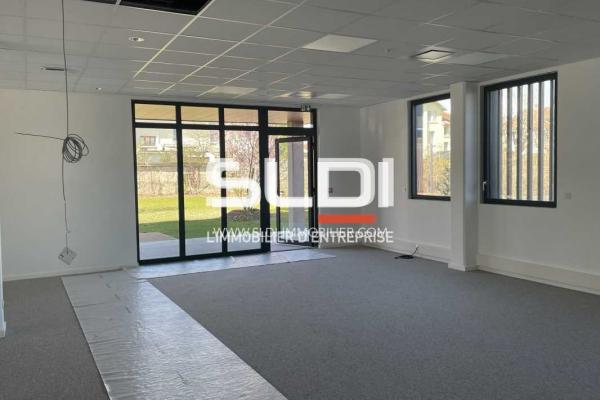Bureaux A LOUER - VENISSIEUX - 225 m²