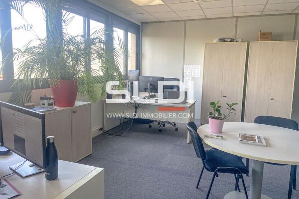 Locaux d'activités A VENDRE OU A LOUER - LIMONEST - 650 m²