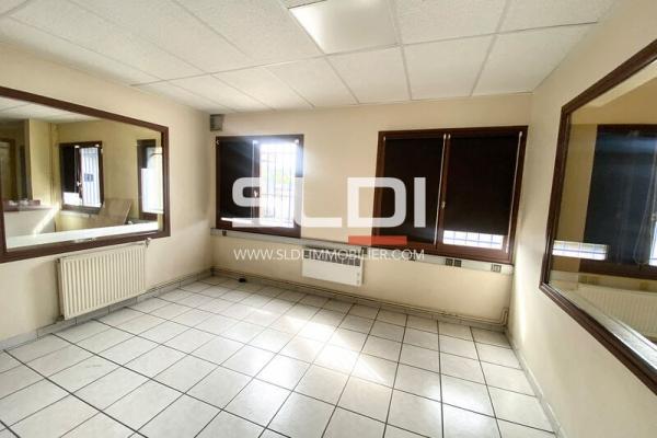 Locaux d'activités A VENDRE OU A LOUER - SAINT GEORGES D'ESPERANCHE - 6 035 m²