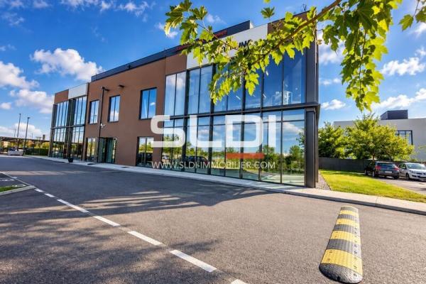 Commerces A LOUER - MEYZIEU - 220 m²