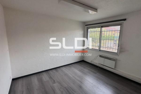 Locaux d'activités A LOUER - VAULX EN VELIN - 550 m²