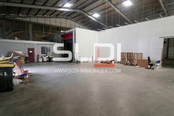 Locaux d'activités A LOUER - SAINT ETIENNE - 1 050 m²