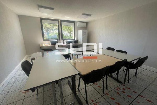 Bureaux A VENDRE - AMBERIEUX - 670 m²