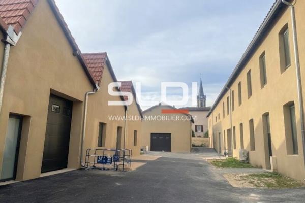 Locaux d'activités A VENDRE - SEREZIN DU RHONE - 607 m²