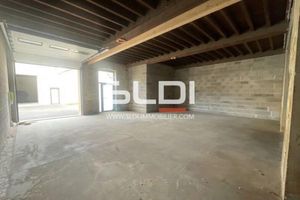 Locaux d'activités A VENDRE - SEREZIN DU RHONE - 607 m²