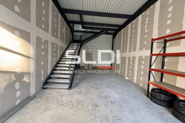 Locaux d'activités A LOUER - MONTMERLE SUR SAONE - 135 m²