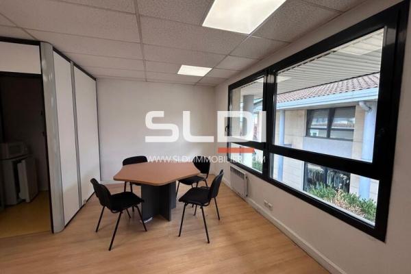 Bureaux A VENDRE - LIMAS - 88 m²