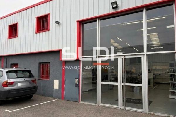 Locaux d'activités A LOUER - CHASSIEU - 328 m²