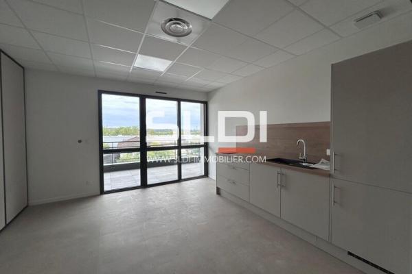 Bureaux A VENDRE OU A LOUER - LIMAS - 1 567 m²