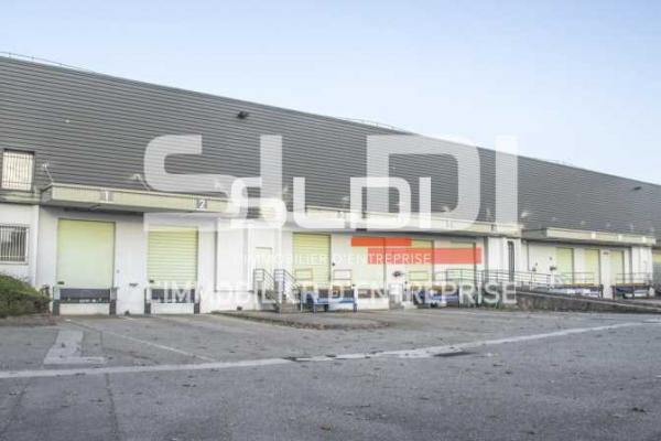 Locaux d'activités A LOUER - VENISSIEUX - 9 925 m²