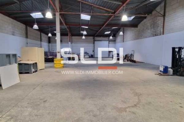 Locaux d'activités A LOUER - SAINT ETIENNE - 1 547 m²
