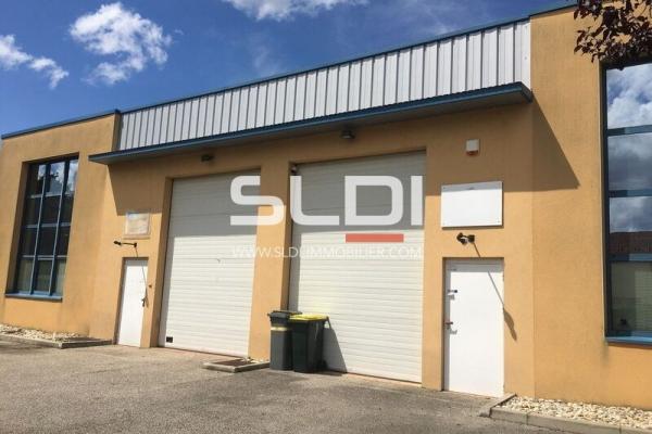 Locaux d'activités A LOUER - RILLIEUX LA PAPE - 170 m²